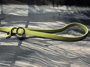 Preview: Retrieverleine einfarbig , 13 mm , 150 cm , Biothane Military Olive , Hardware Schwarz