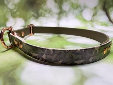 Preview: Zugstopphalsband zweifarbig , 19 mm , 47 cm , Biothane Military Olive - UV Biothane Dog Camouflage , Hardware vernickelter Stahl roségold