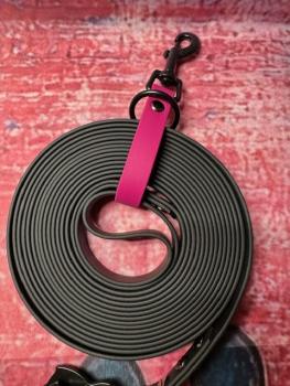 Preview: Schleppleinenhalter Magenta Rosa 16mm Schwarzer Karabiner