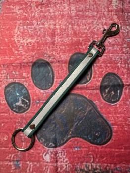 Schleppleinenhalter Dunkelgrün Reflective 19mm Silberner Karabiner