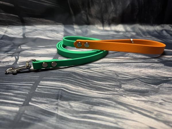 Führleine zweifarbig , 13 mm , 150 cm , Biothane Emerald Grün und Burnt Orange , Hardware Silber