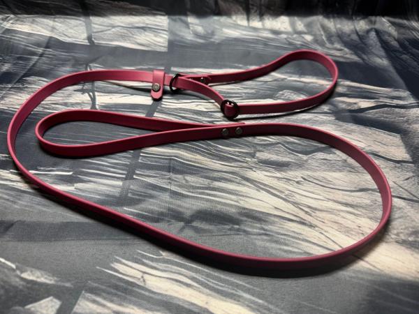 Retrieverleine einfarbig , 13 mm , 150 cm , Biothane Weinrot , Hardware Schwarz