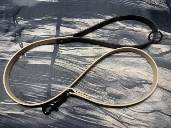 Führleine zweifarbig , 16 mm , 100 cm , Biothane Taupe und Schwarz , Hardware Schwarz
