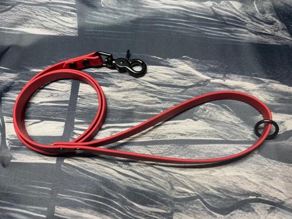 Führleine einfarbig , 13 mm , 100 cm , Biothane Crimson Red , Hardware Schwarz