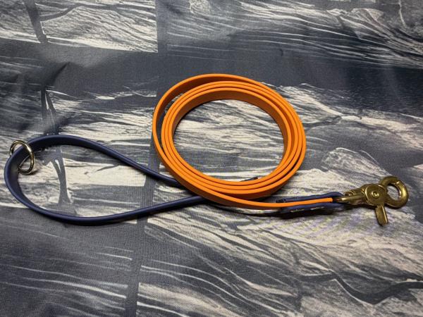 Führleine zweifarbig , 13 mm , 150 cm , Biothane Burnt Orange und Navy Blau, Hardware Messing