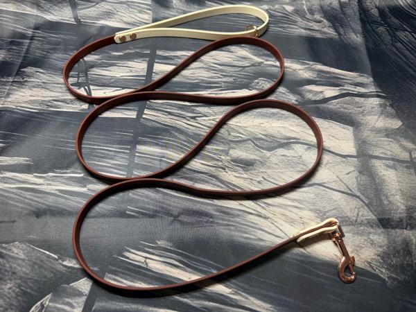 Führleine zweifarbig , 13 mm , 200 cm , Biothane Saddle Brown und Arctic Wolf , Hardware Roségold