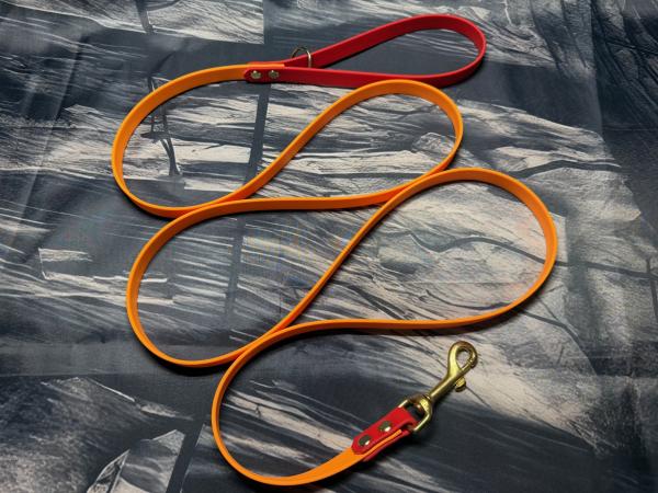 Führleine zweifarbig , 16 mm , 200 cm , Biothane Peach und Rot , Hardware Messing