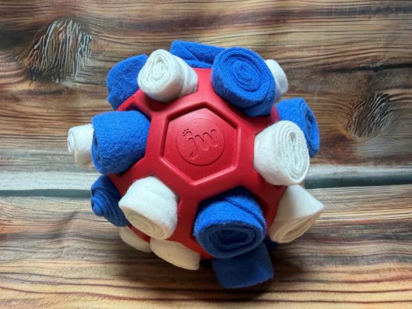 Schnüffelspielzeug Ball blau - weiß - rot (groß 11,5 cm)